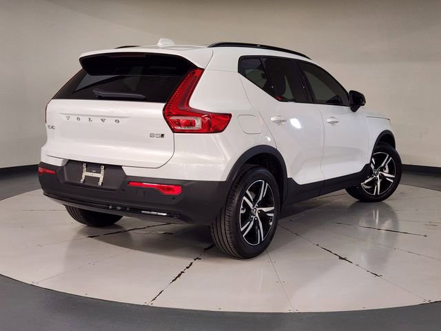 New 2026 Volvo XC40 B5 Core image 2