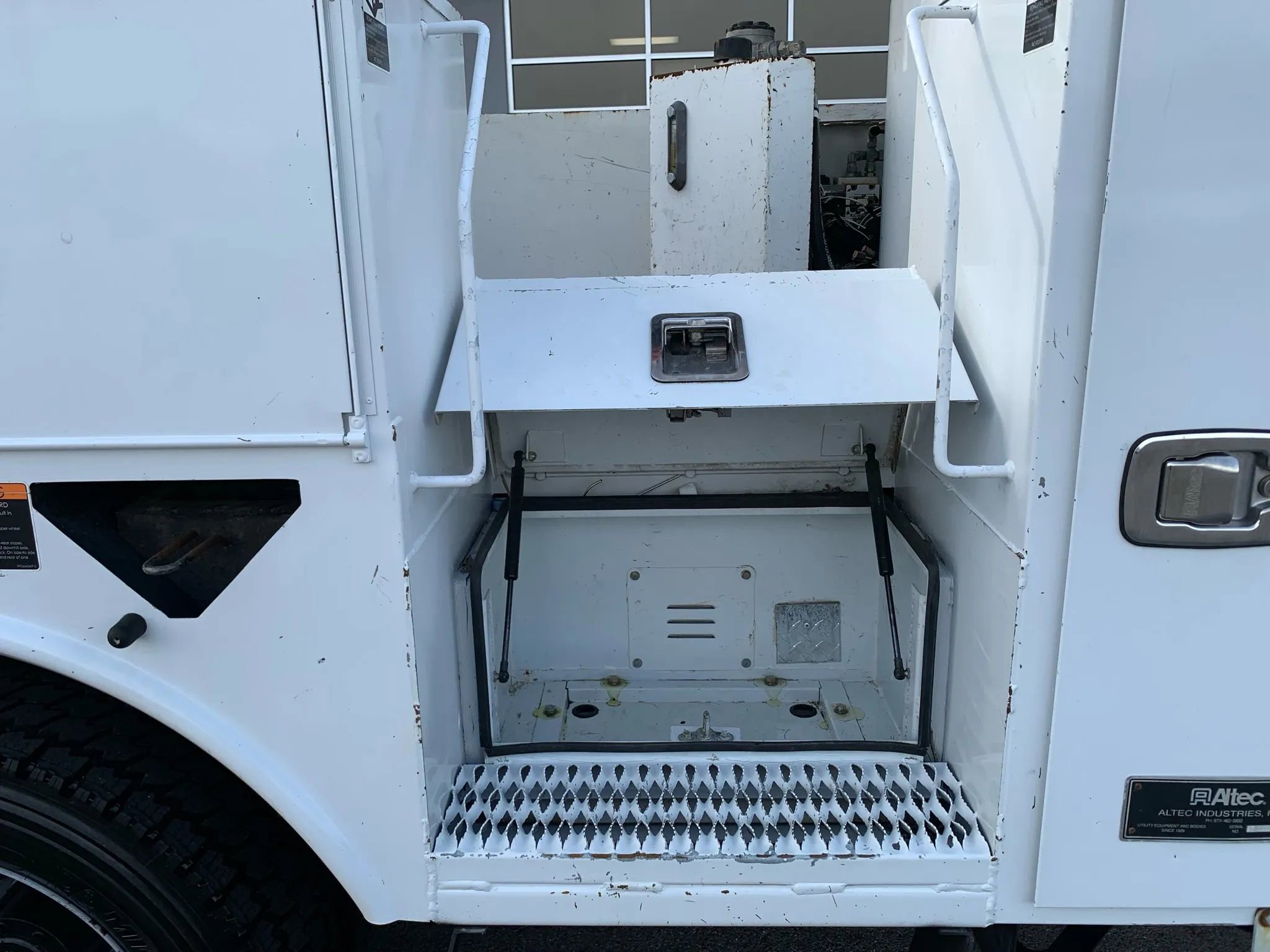 Used 2019 Ford F550 4x4 Regular Cab Super Duty image 25