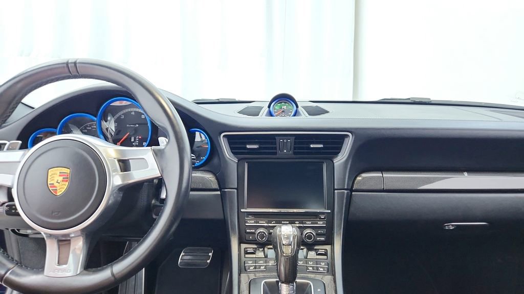 Used 2015 Porsche 911 Turbo S image 23