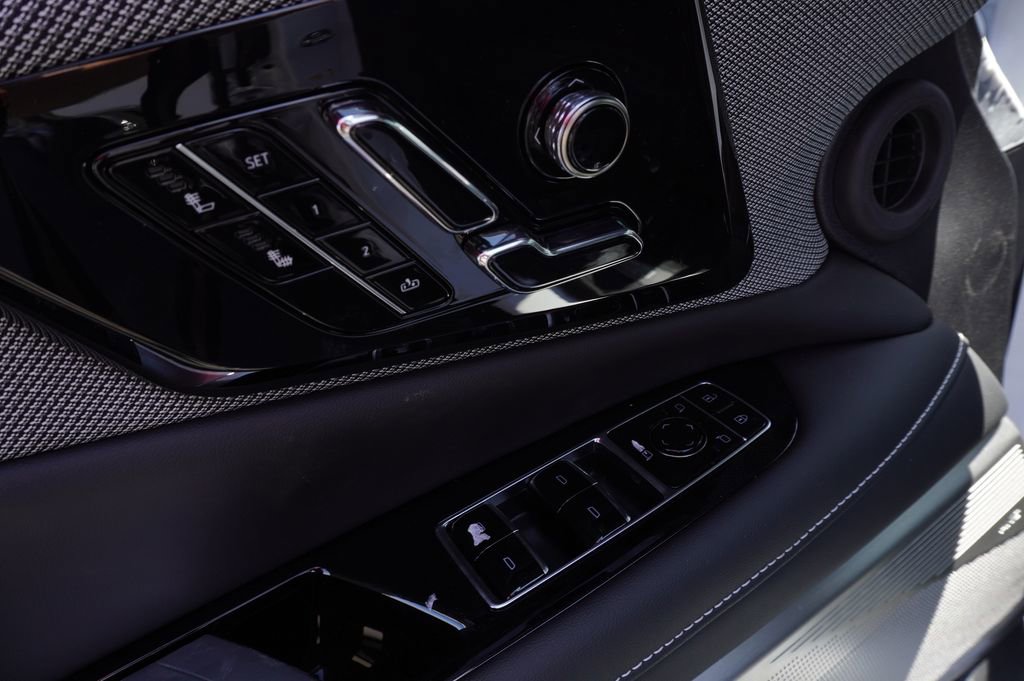 New 2025 Cadillac Optiq Luxury 1 AWD/4WD image 15