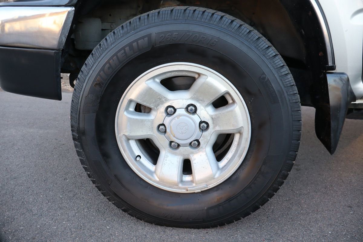 Used 2000 Toyota 4Runner SR5 image 38