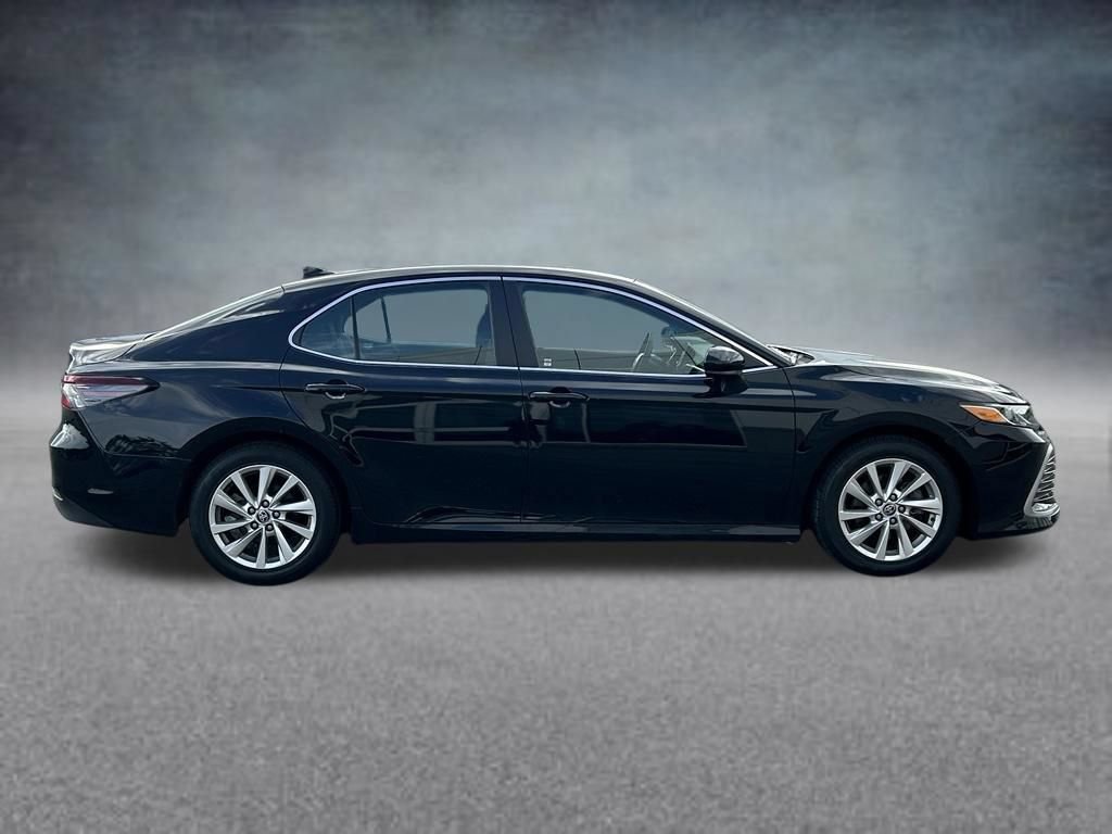 Used 2023 Toyota Camry LE FWD image 7