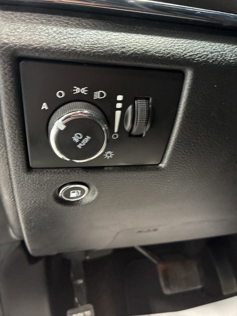 Used 2017 Jeep Grand Cherokee Limited image 20