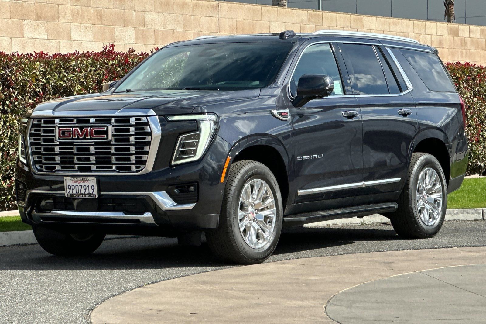 Certified 2025 GMC Yukon Denali image 8