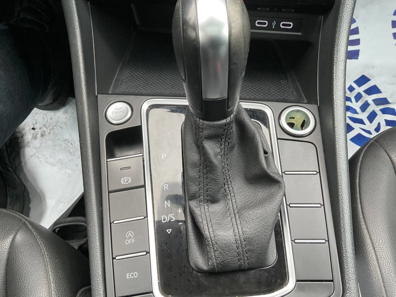 Used 2020 Volkswagen Jetta SE w/ SE Cold Weather Package image 22