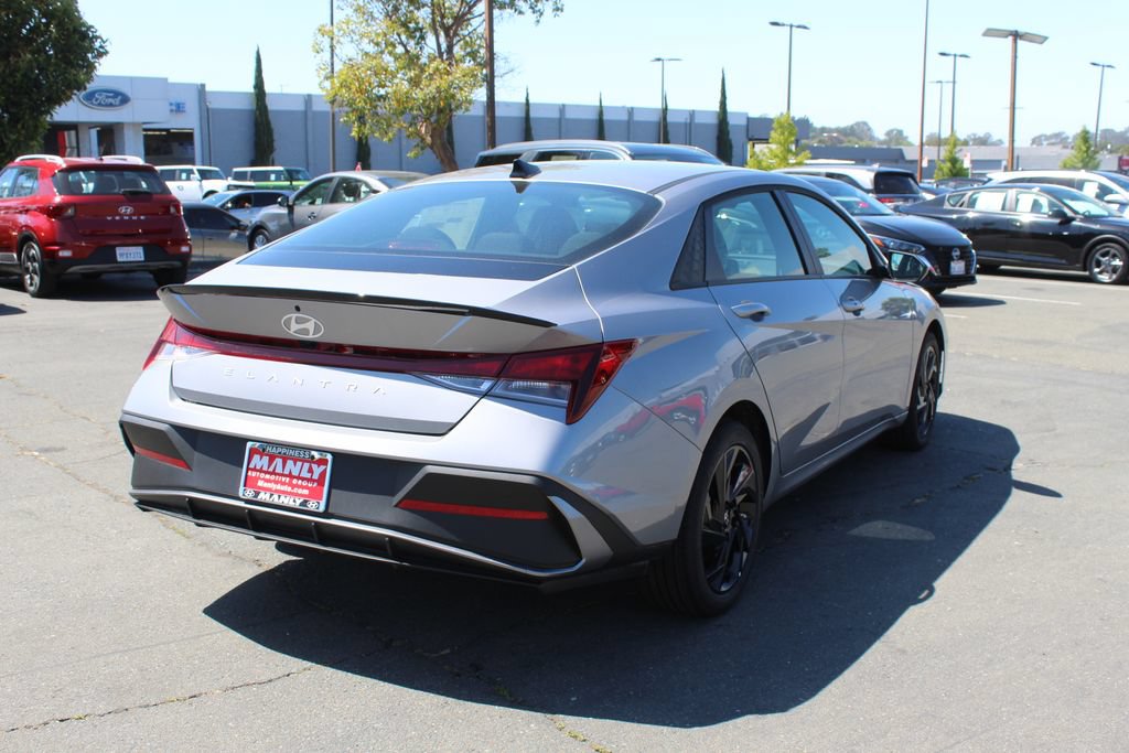 New 2026 Hyundai Elantra Sport FWD image 7