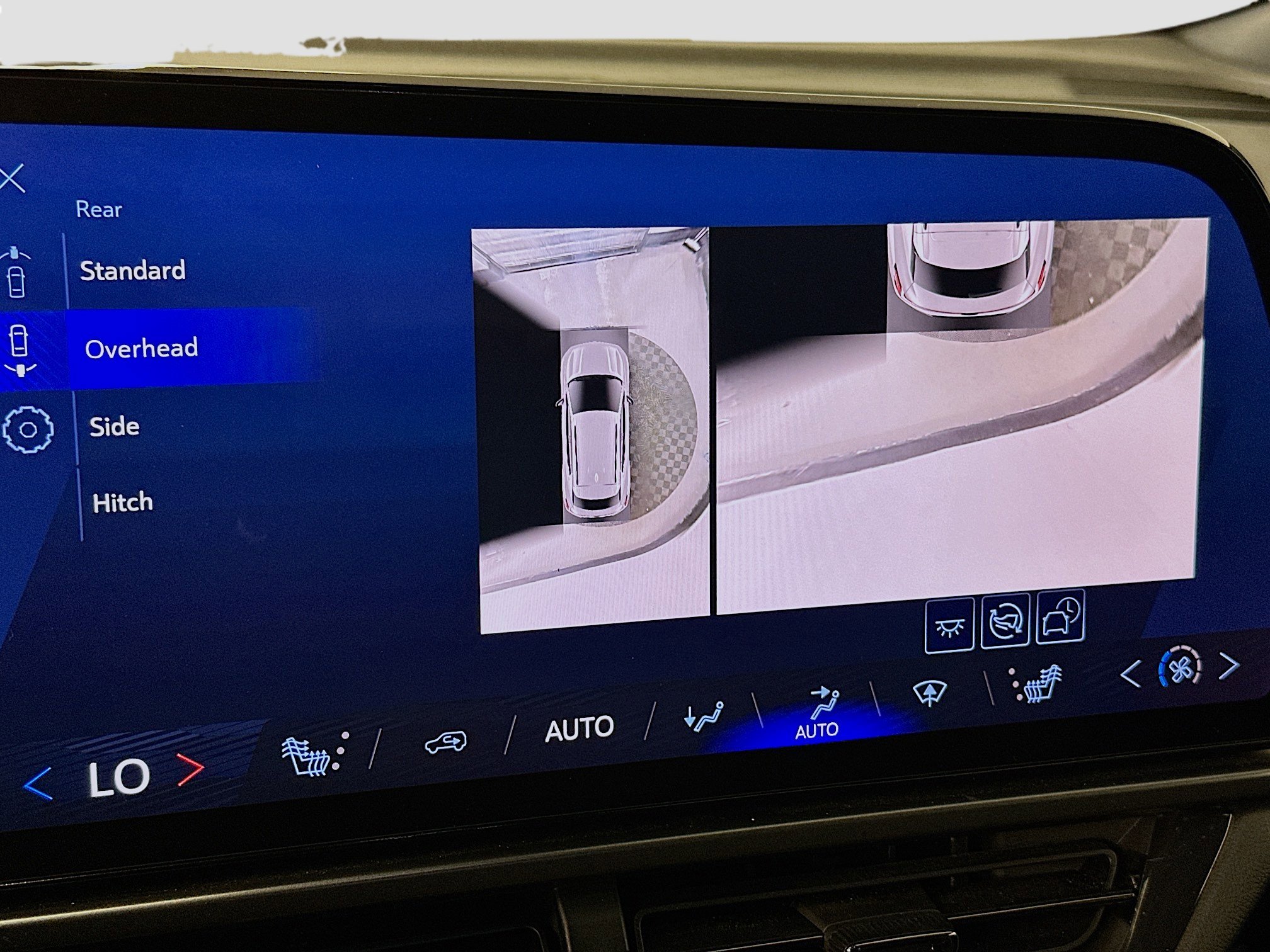 Used 2024 Chevrolet Equinox EV RS AWD/4WD image 23