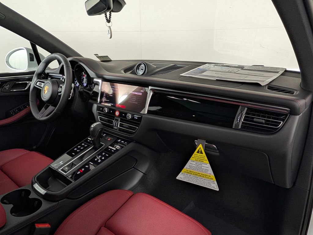 New 2026 Porsche Macan image 19