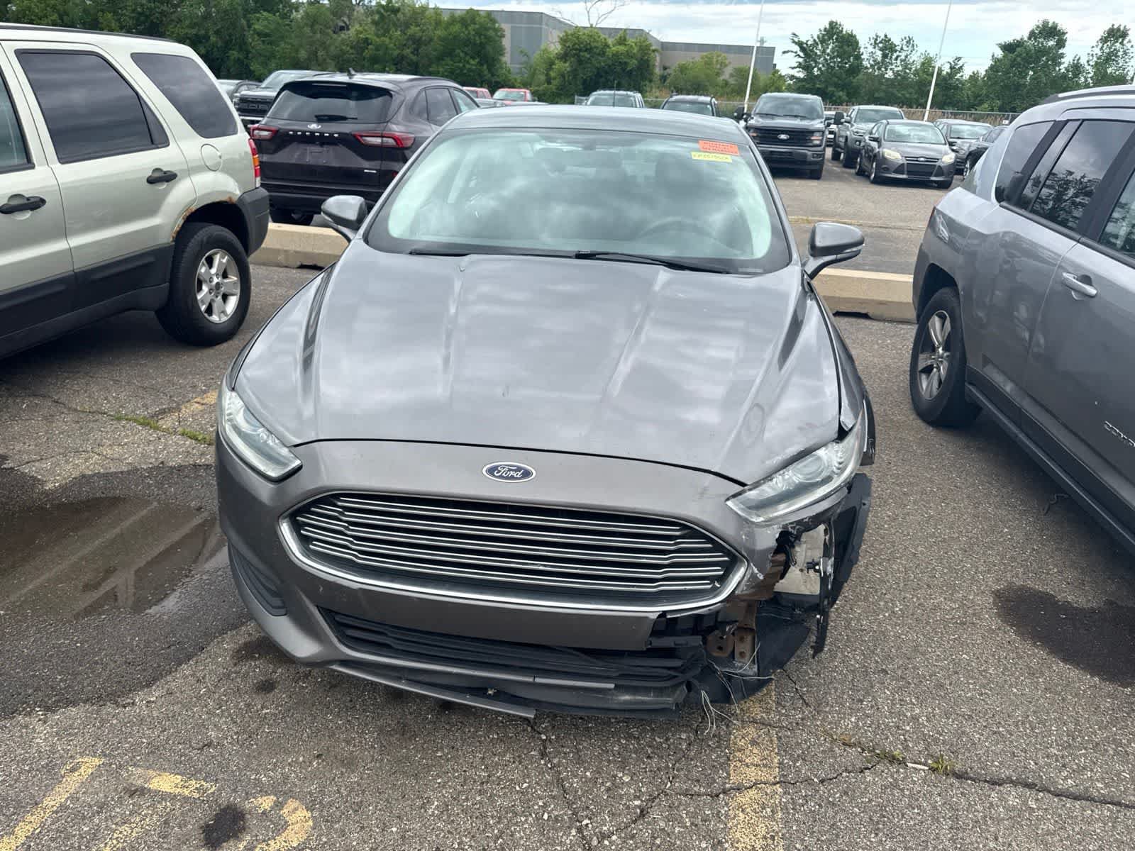 Used 2014 Ford Fusion SE FWD image 21