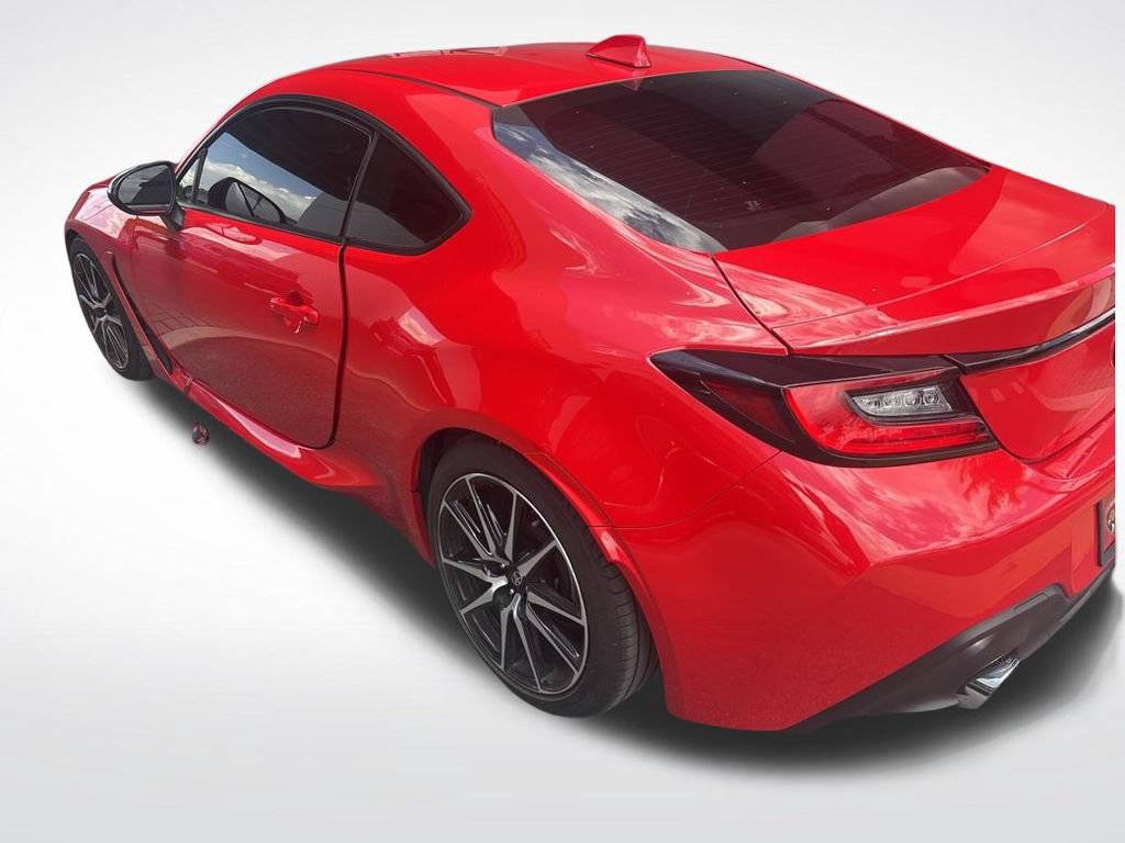 Used 2024 Toyota GR86 RWD image 2