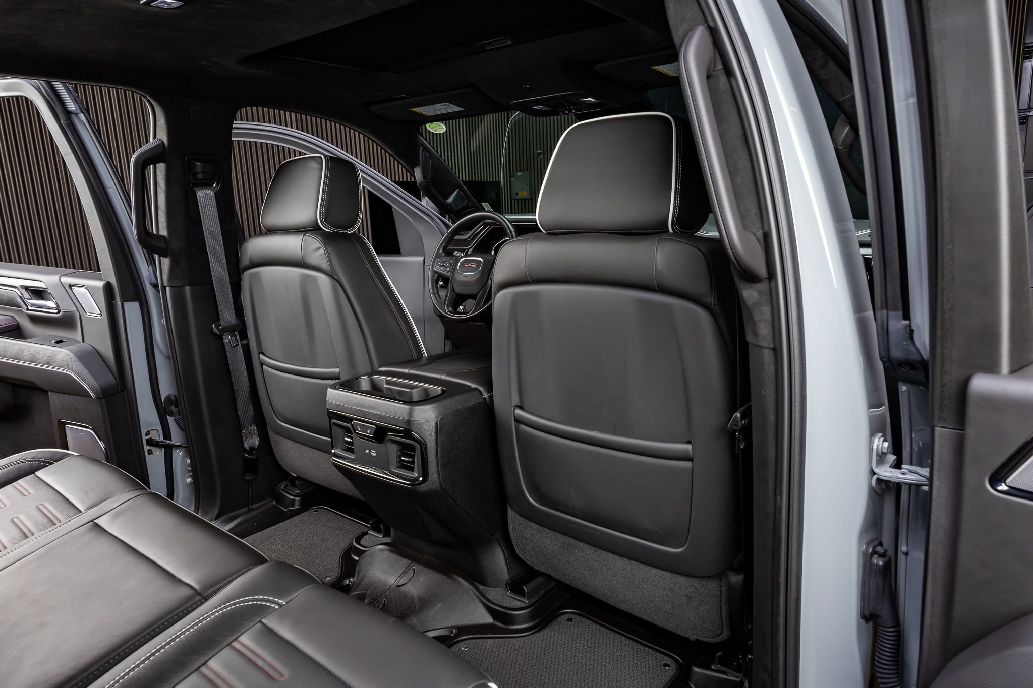 Used 2025 GMC Sierra 2500 AT4X image 31