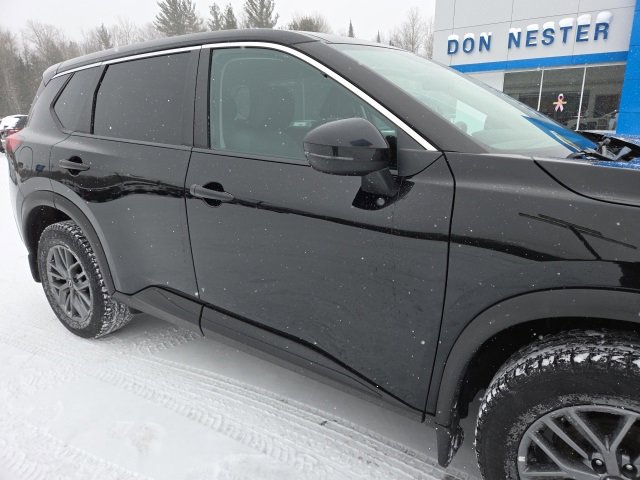 Used 2022 Nissan Rogue S image 25