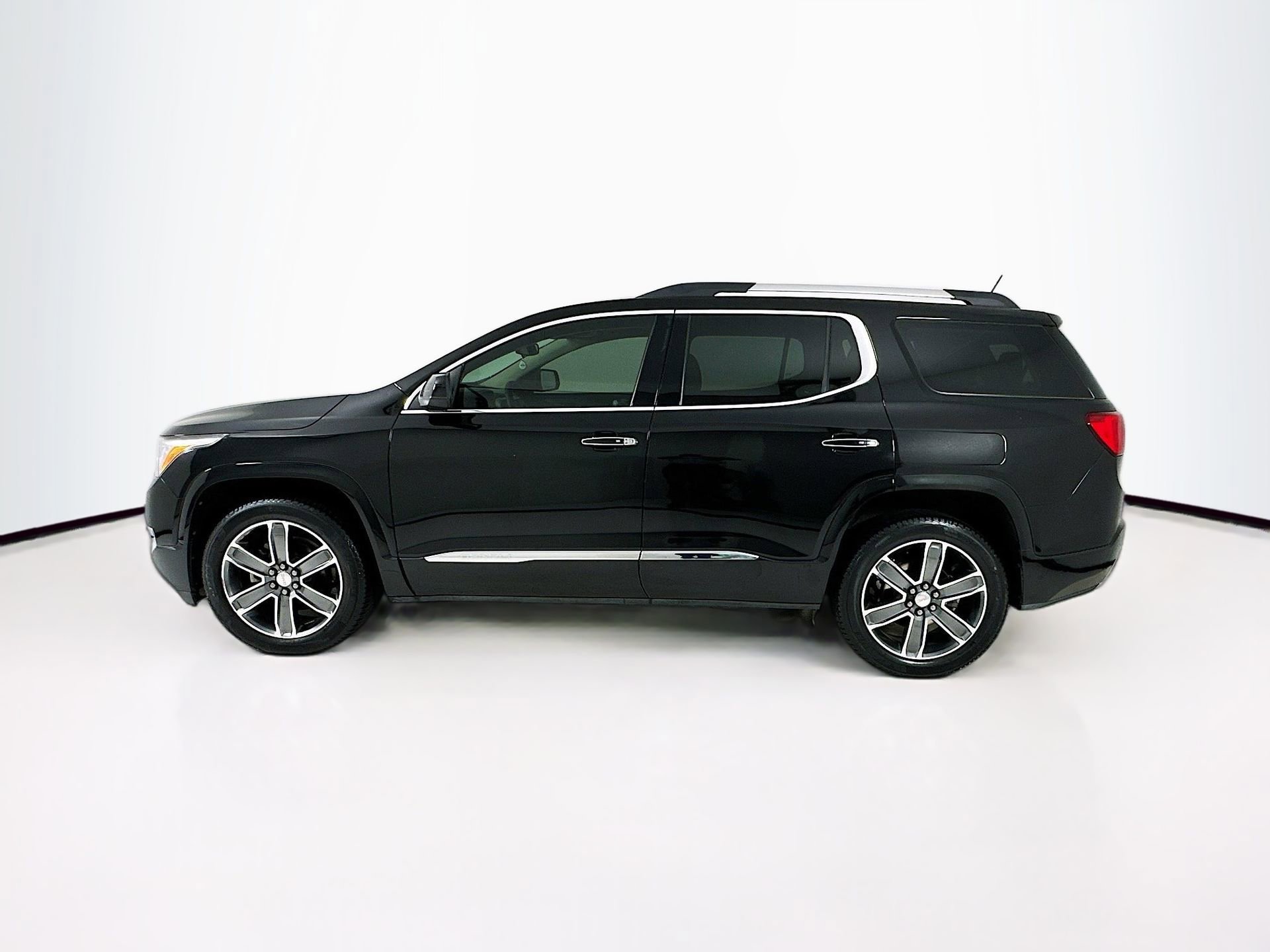 Used 2017 GMC Acadia Denali FWD image 5