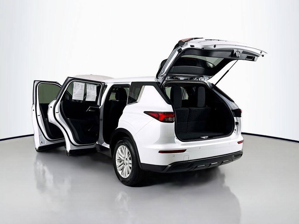 Used 2024 Mitsubishi Outlander ES AWD/4WD image 25