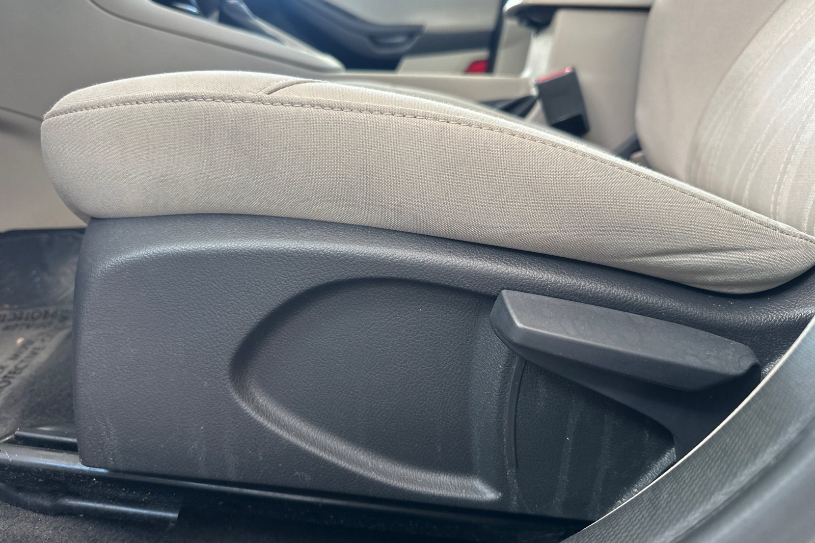 Used 2015 Ford Focus SE w/ SE Sport Package FWD image 14