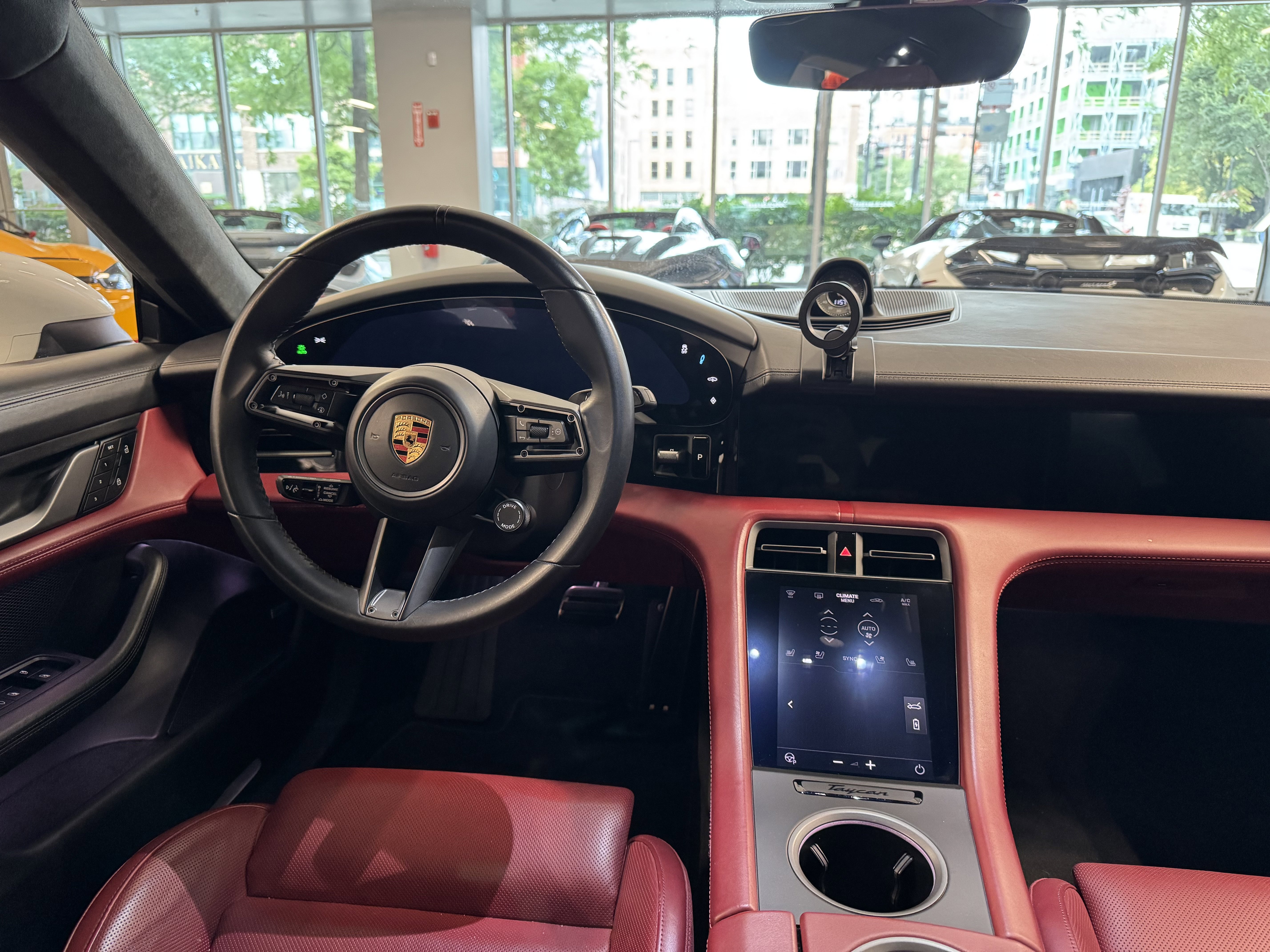 Used 2022 Porsche Taycan image 11