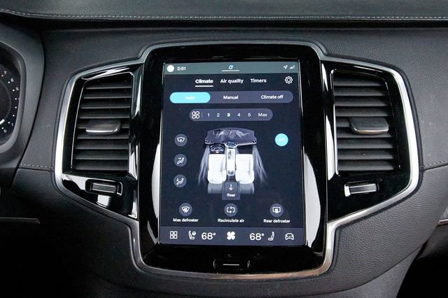 Certified 2023 Volvo XC90 B6 Ultimate w/ Protection Package Premier image 8