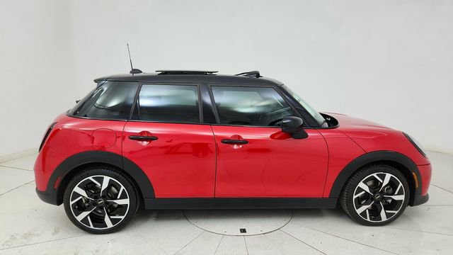 Used 2025 MINI Cooper 4-Door Hardtop image 6