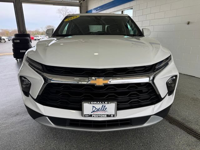 Used 2023 Chevrolet Blazer LT FWD image 3