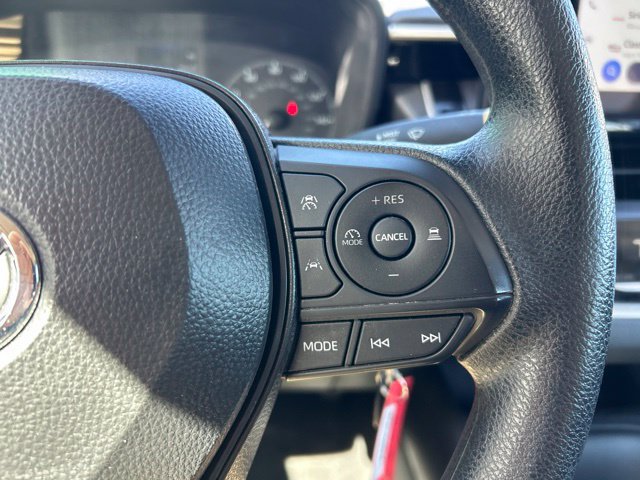 Used 2025 Toyota Corolla LE FWD image 16