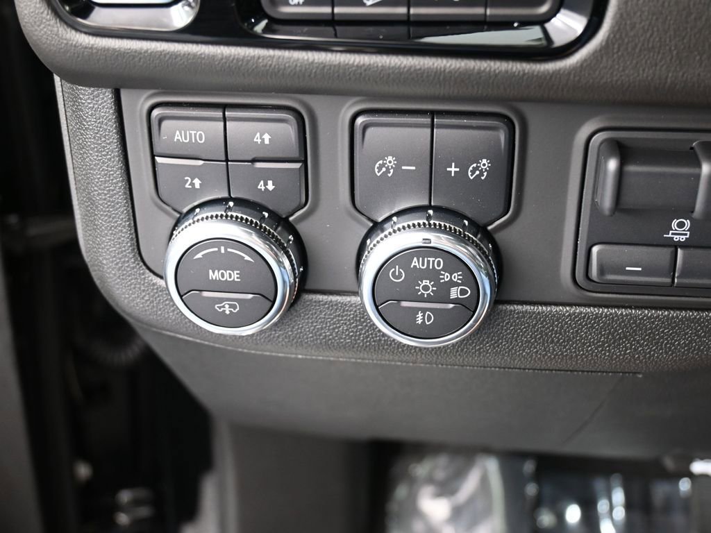 New 2025 GMC Yukon XL AT4 w/ AT4 Premium Plus Package image 36