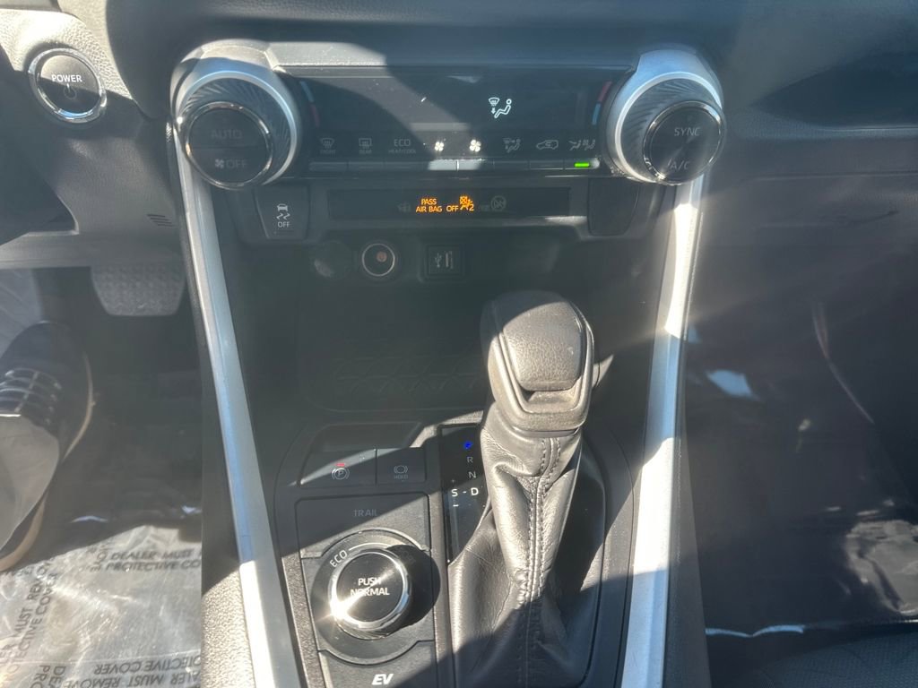 Used 2024 Toyota RAV4 XLE image 8