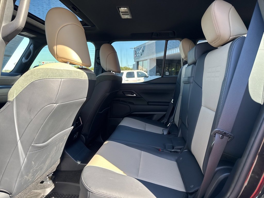 Used 2025 Lexus GX 550 image 40