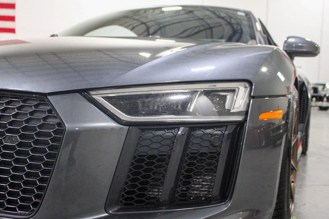Used 2017 Audi R8 V10 w/ Carbon Exterior Package image 27