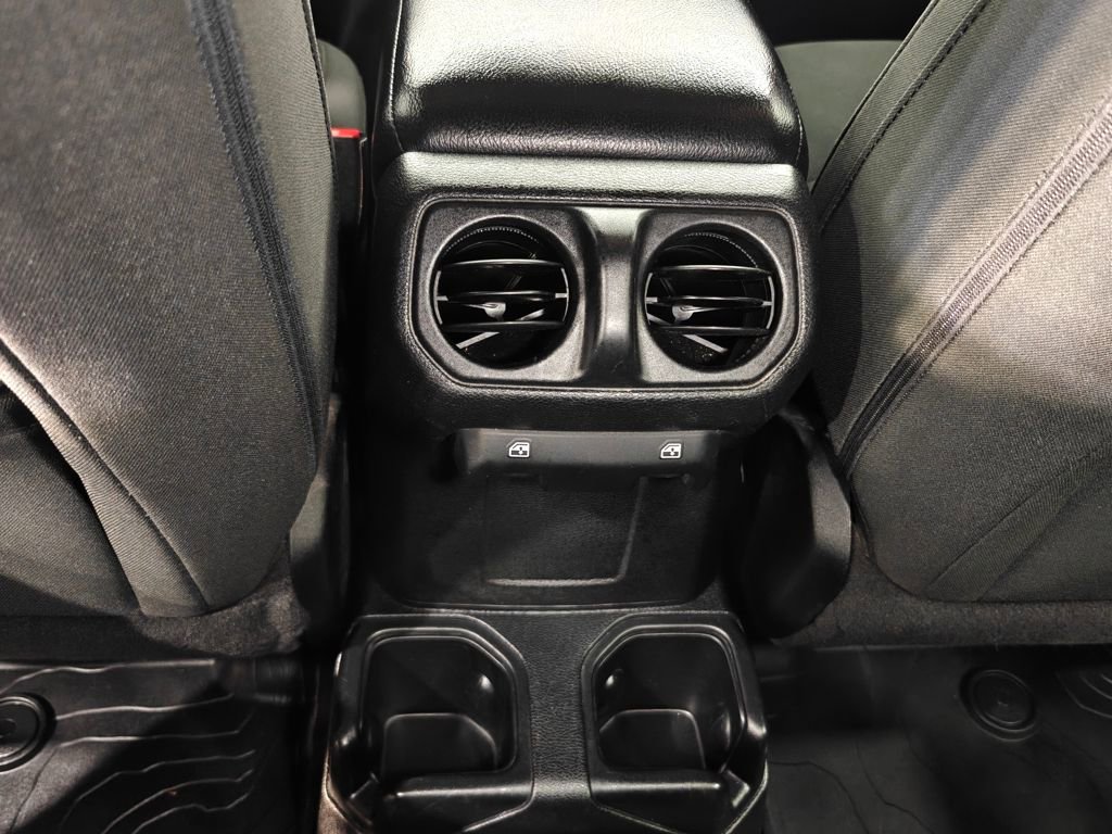 Used 2018 Jeep Wrangler Unlimited Sport S AWD/4WD image 25