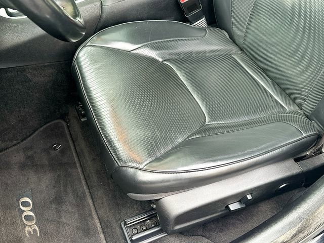 Used 2016 Chrysler 300 C image 21