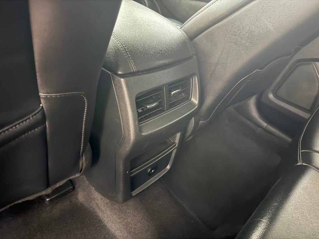 Used 2023 Ford Edge SEL image 16