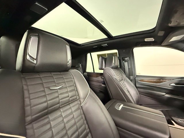 Used 2024 Cadillac Escalade Sport Platinum w/ LPO, ONYX Package AWD/4WD image 25