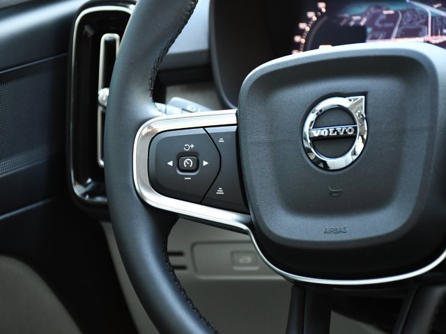 New 2026 Volvo XC40 B5 Plus w/ Protection Package Premier image 21