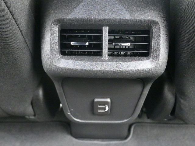 Used 2023 Chevrolet Equinox LT w/ Driver Convenience Package image 17