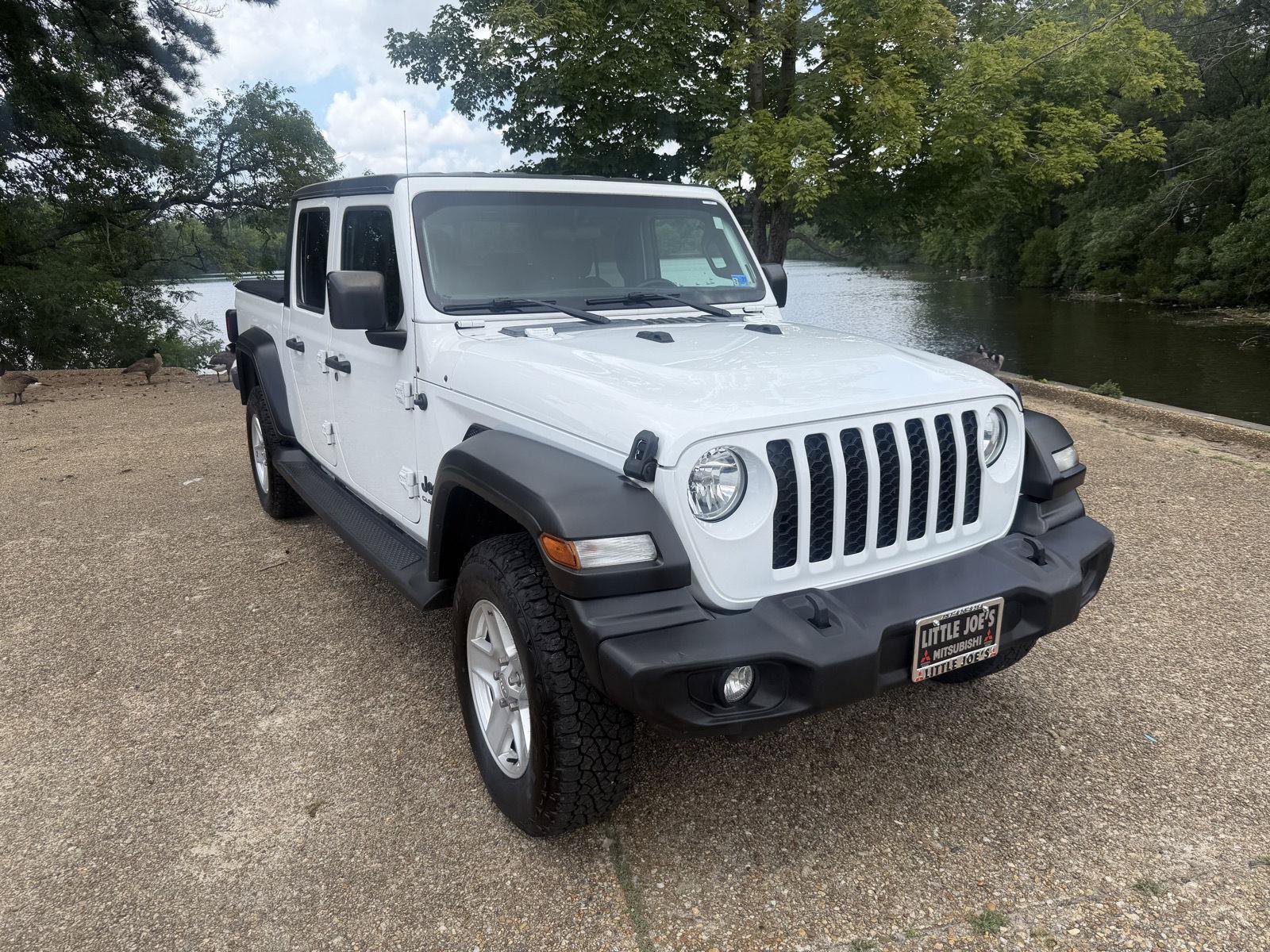 Used 2020 Jeep Gladiator Sport w/ Quick Order Package 24S AWD/4WD image 1