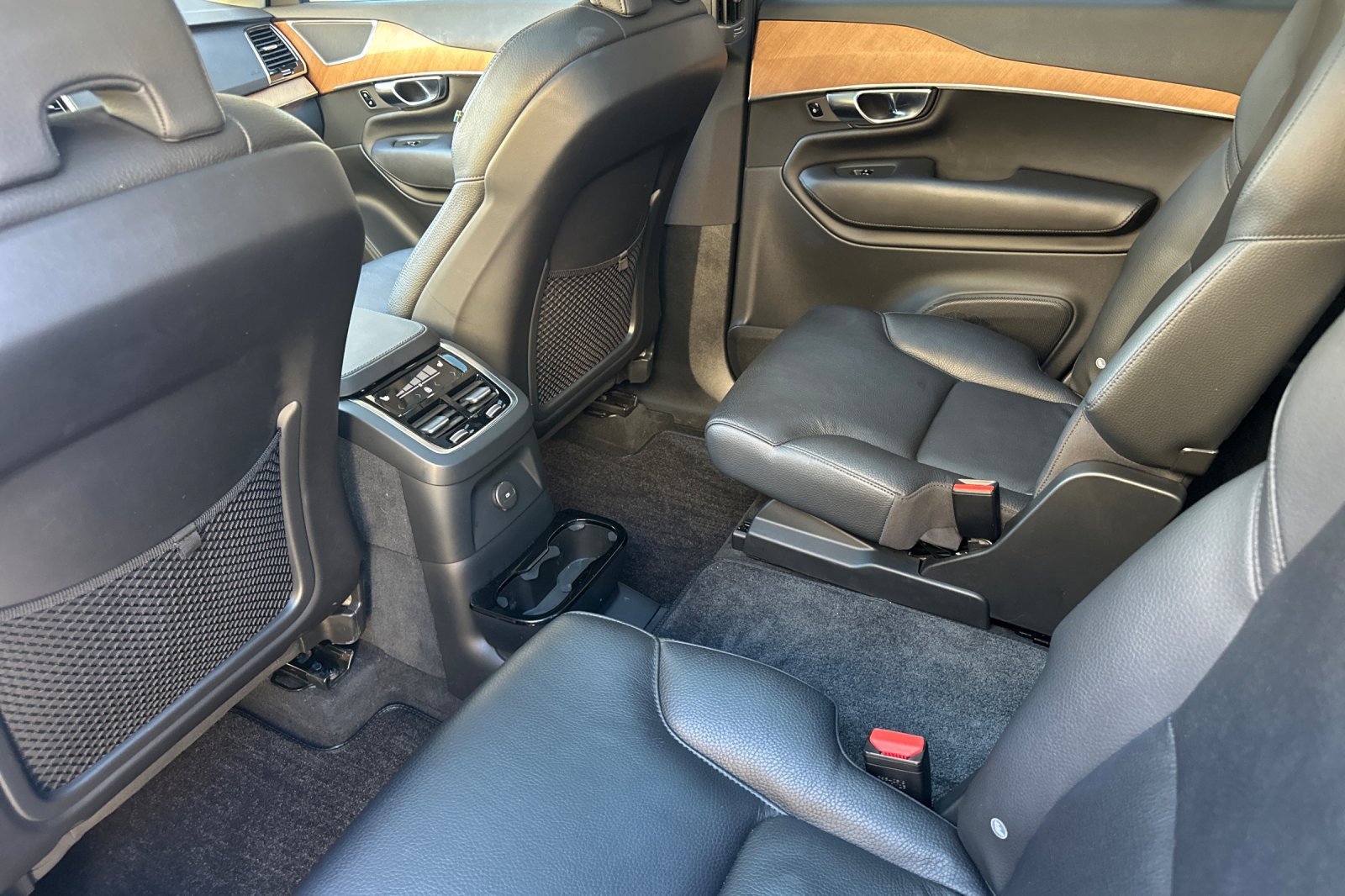 Used 2023 Volvo XC90 T8 Plus w/ Protection Package Premier image 12