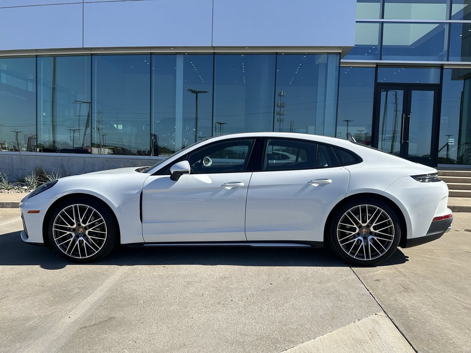 New 2026 Porsche Panamera 4 AWD/4WD image 2