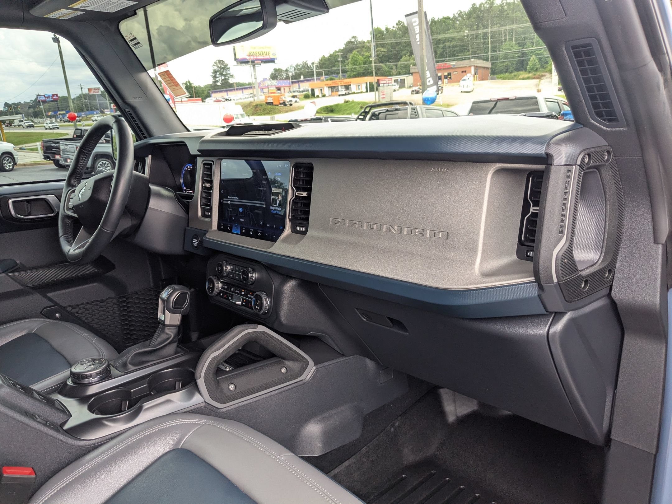 Used 2024 Ford Bronco Outer Banks AWD/4WD image 28