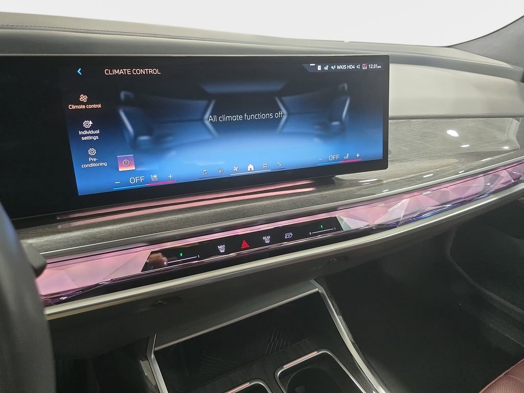 Certified 2023 BMW i7 xDrive60 w/ Executive Package 2 AWD/4WD image 15