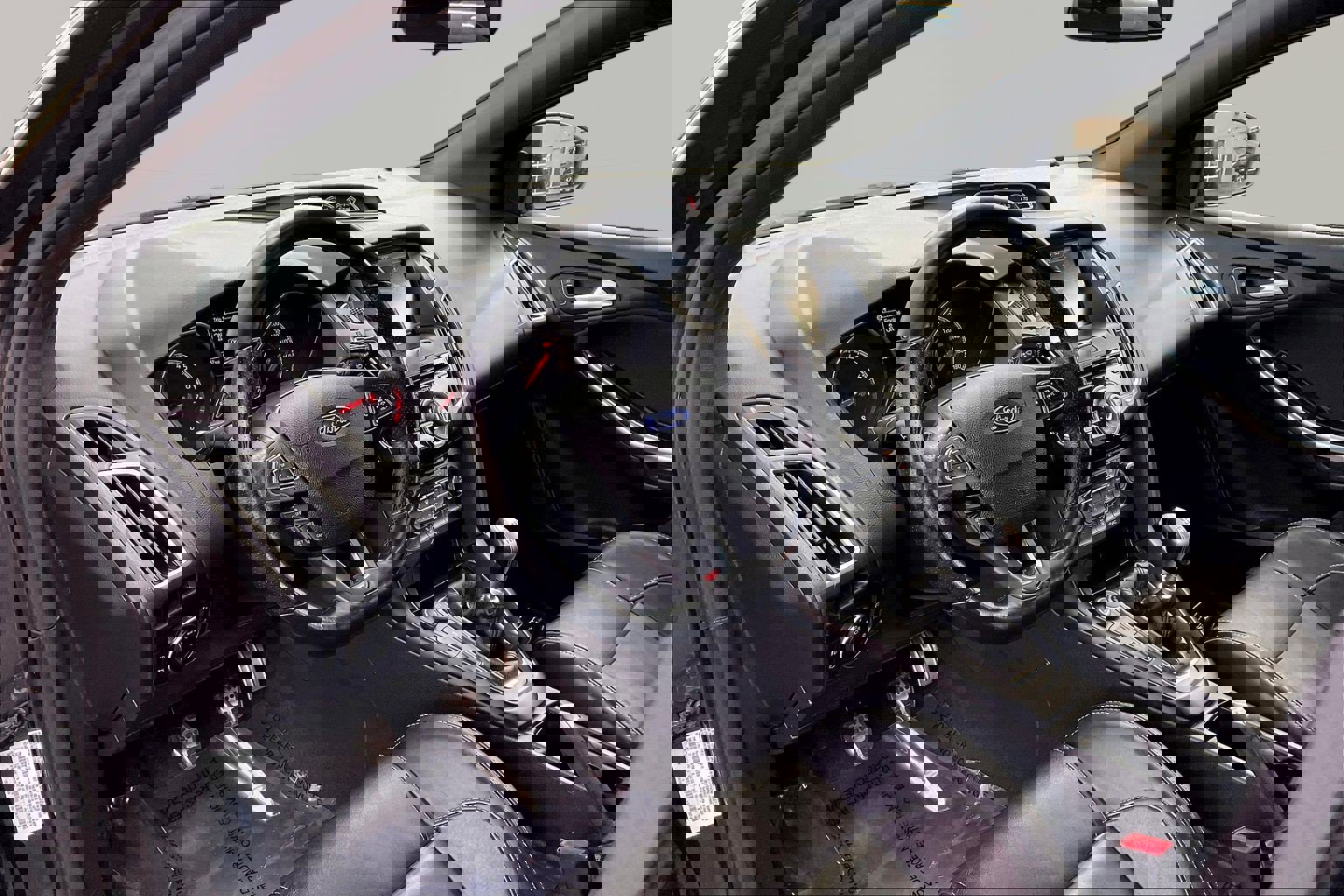 Used 2015 Ford Focus ST w/ Equipment Group 402A FWD image 17