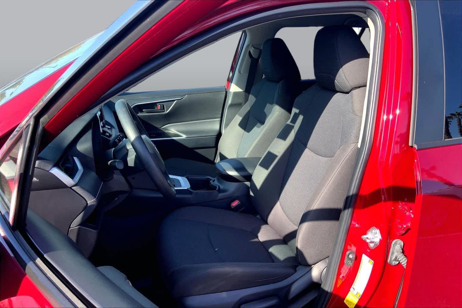Certified 2025 Toyota RAV4 LE AWD/4WD image 7