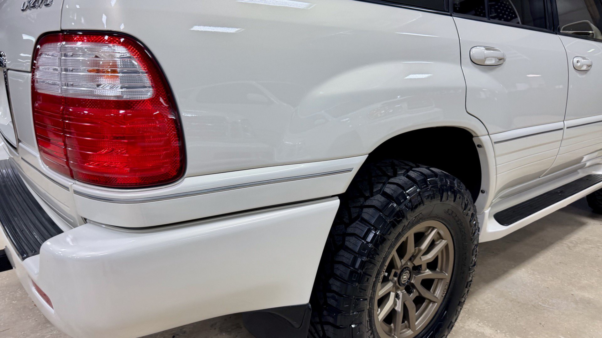 Used 2000 Lexus LX 470 4WD image 18
