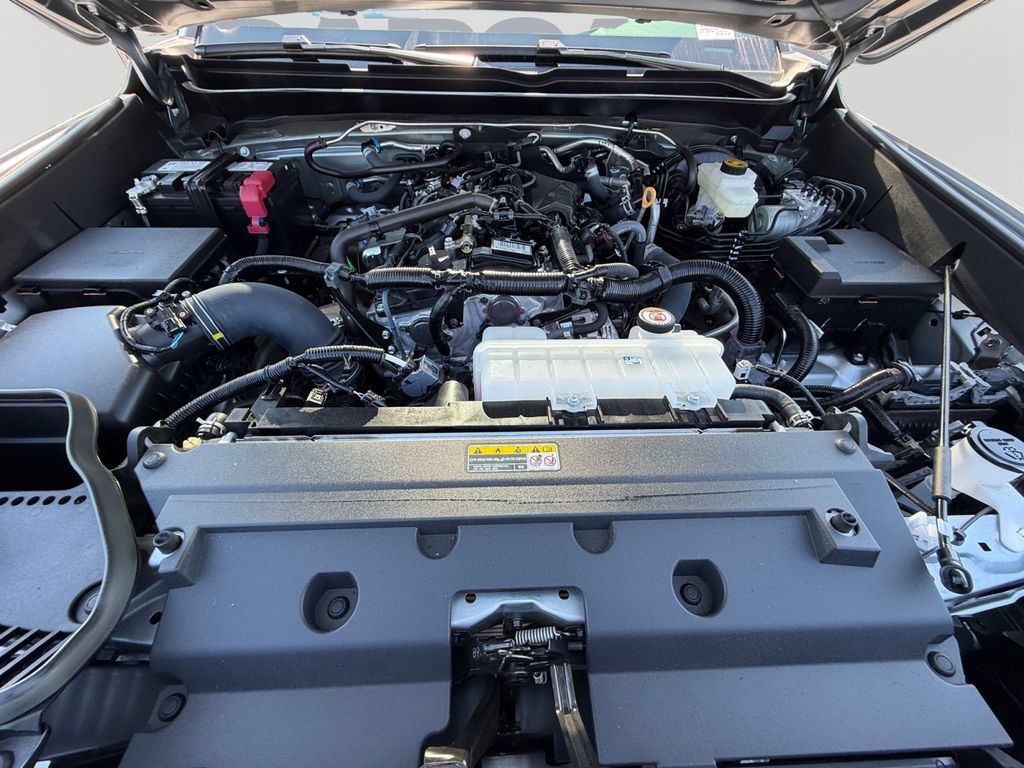 Used 2026 Toyota Tacoma SR5 AWD/4WD image 9