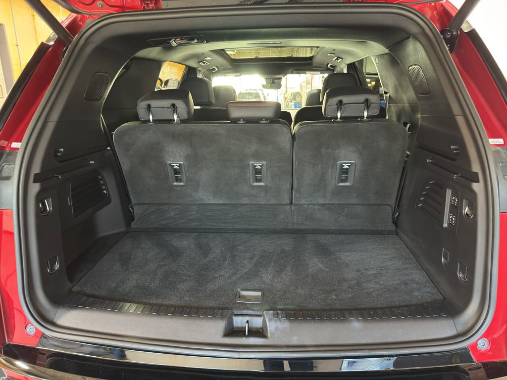 Used 2025 Chevrolet Traverse RS image 21
