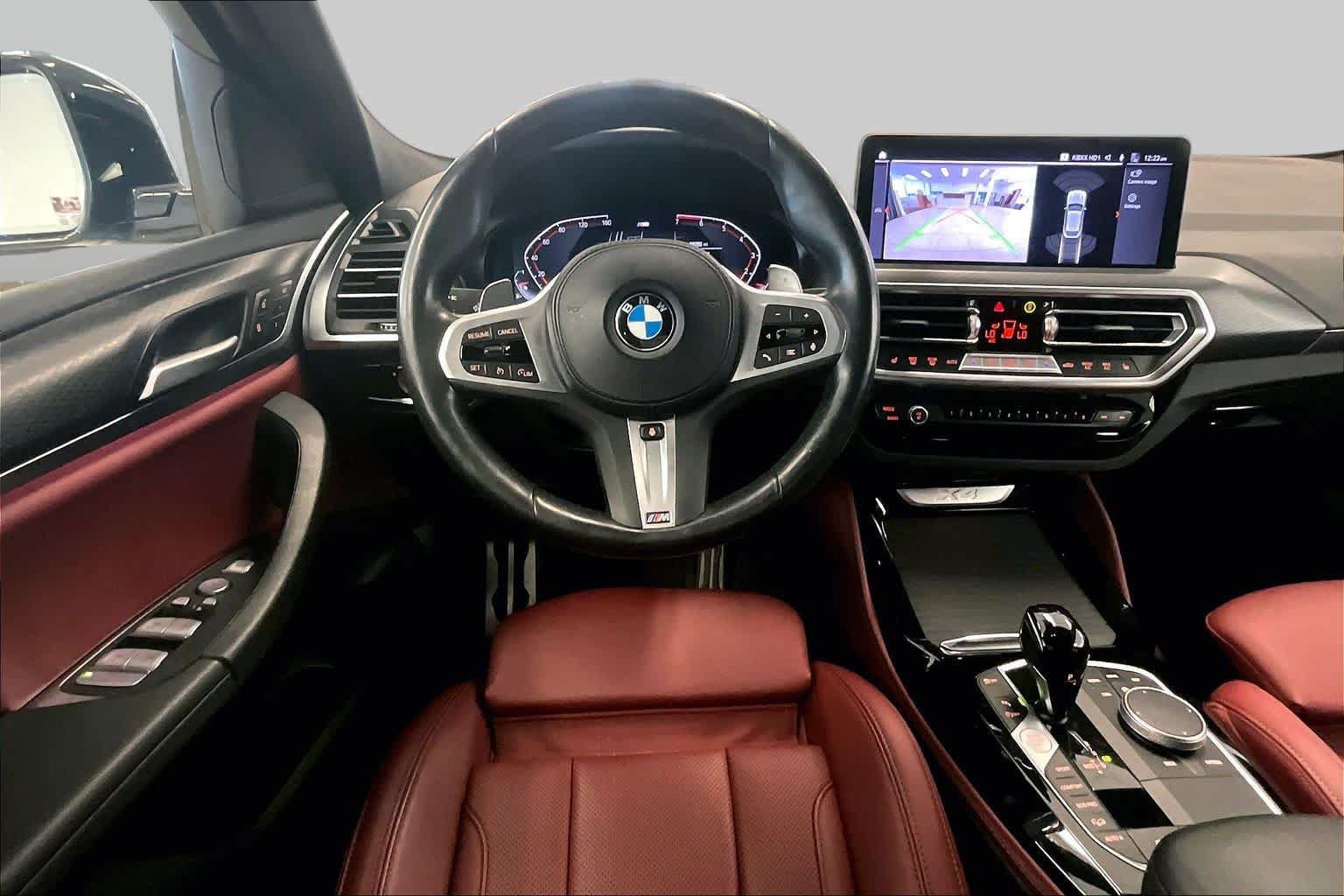Used 2023 BMW X4 xDrive30i w/ M Sport Package AWD/4WD image 5