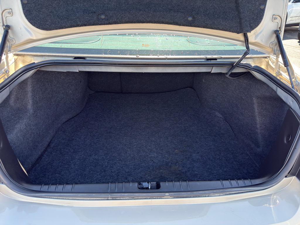 Used 2012 Chevrolet Impala LTZ FWD image 34