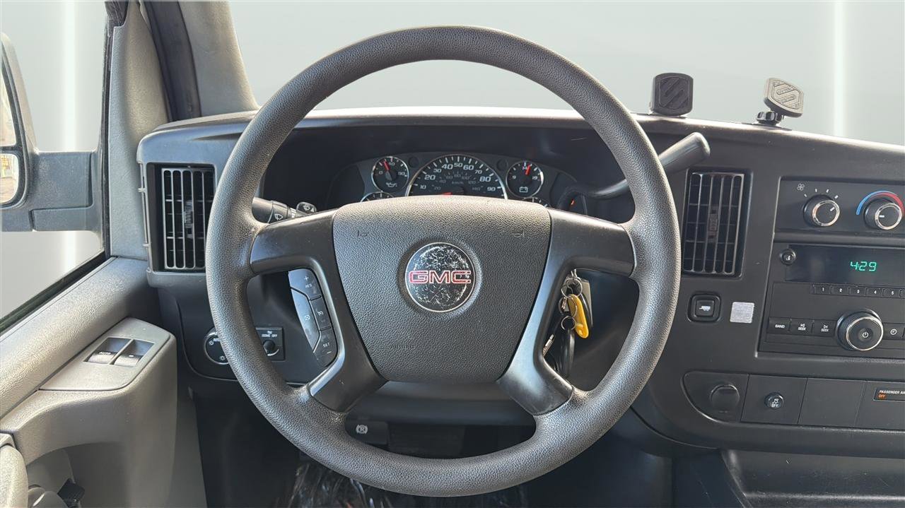 Used 2014 GMC Savana 1500 AWD image 21