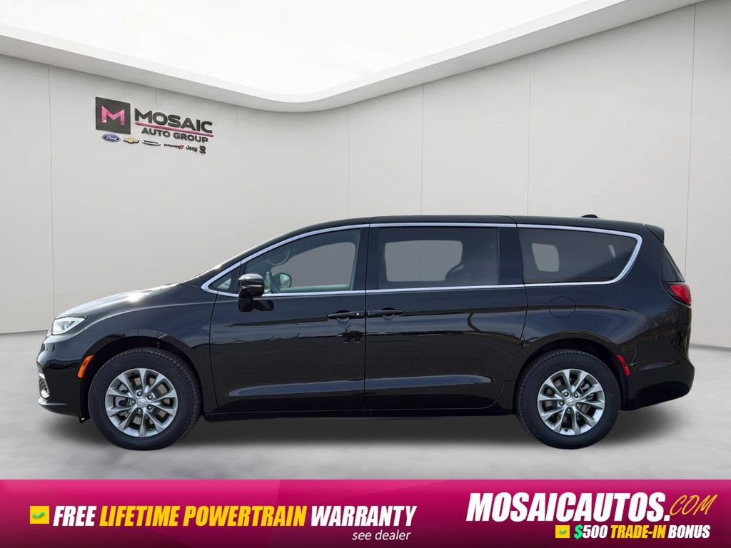 New 2026 Chrysler Pacifica Select AWD/4WD image 4