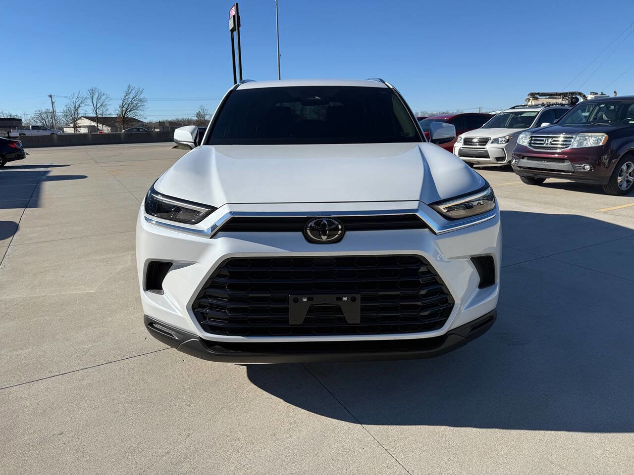 Used 2024 Toyota Grand Highlander AWD image 4