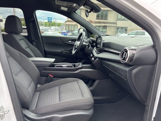 Used 2025 Chevrolet Equinox LT FWD image 13